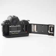 Load image into Gallery viewer, Nikon F100 35mm SLR Film Camera