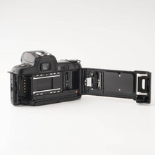 Load image into Gallery viewer, Nikon F-601 / AF NIKKOR 35-70mm f/3.3-4.5