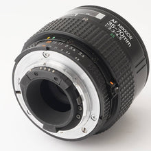Load image into Gallery viewer, Nikon F-601 / AF NIKKOR 35-70mm f/3.3-4.5