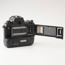 Load image into Gallery viewer, Nikon F5 35mm SLR Film Camera