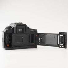 Load image into Gallery viewer, Canon EOS 7 / SIGMA ZOOM 35-80mm f/35-80 EF mount