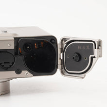 画像をギャラリービューアに読み込む, コンタックス Contax T ix / Carl Zeiss Sonnar T* 28mm F2.8 APSフィルムカメラ