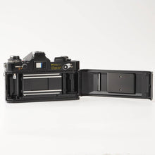 Load image into Gallery viewer, Canon EF body 35mm SLR Film Camera