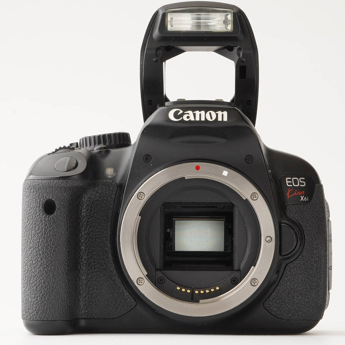 Canon EOS Kiss X6i / Canon Zoom Lens EF S 18-55mm f/3.5-5.6 IS