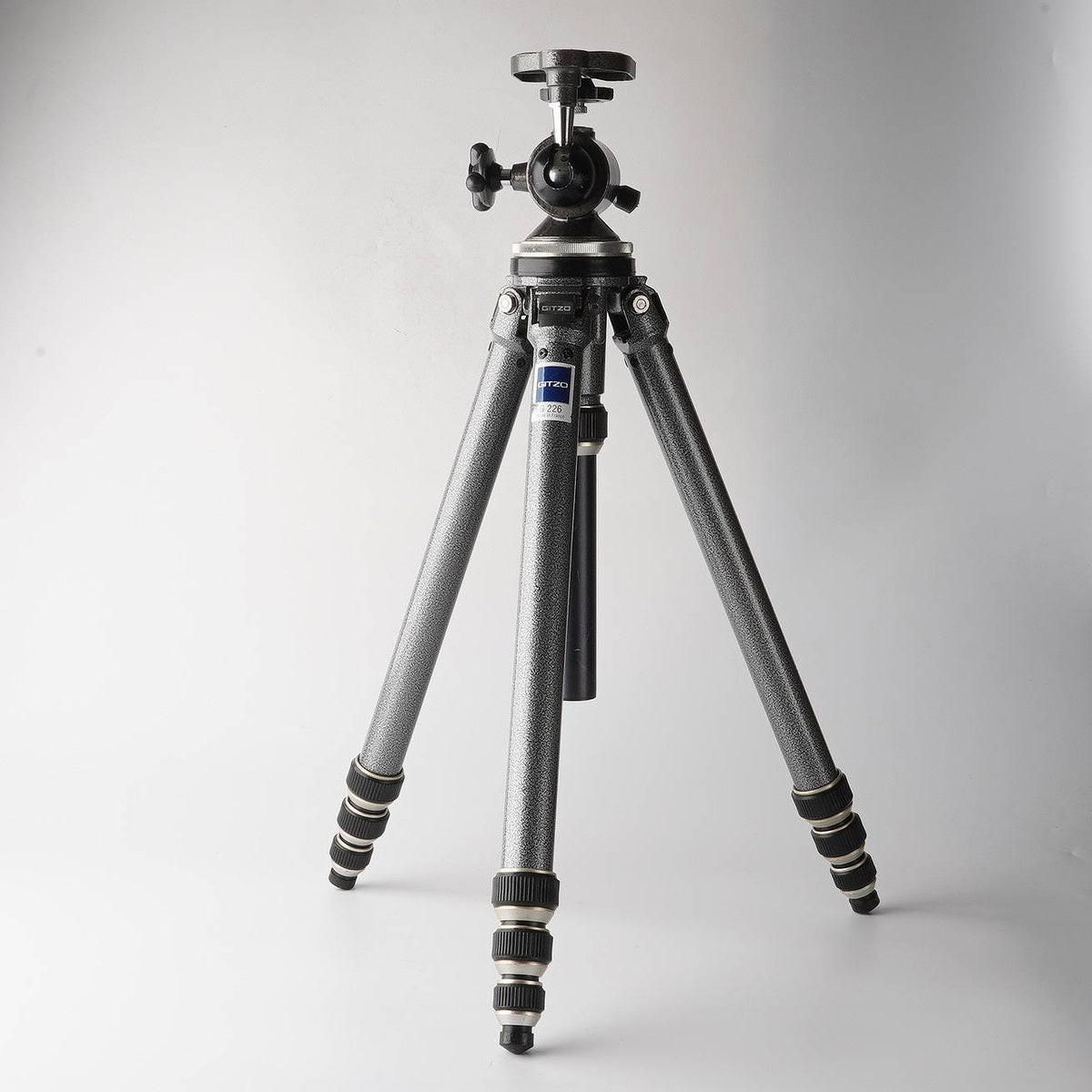 大型カメラ用三脚　GITZO 新品)GITZO (ジッツオ) システマティックカーボン三脚3型4段