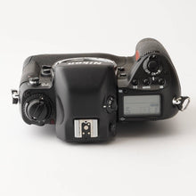 画像をギャラリービューアに読み込む, ニコン Nikon F5 35mm 一眼レフフィルムカメラ