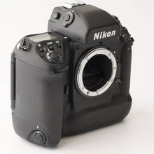 Load image into Gallery viewer, Nikon F5 Body / Multi Control Function Data Back MF-28