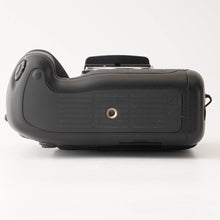 Load image into Gallery viewer, Nikon F5 Body / Multi Control Function Data Back MF-28