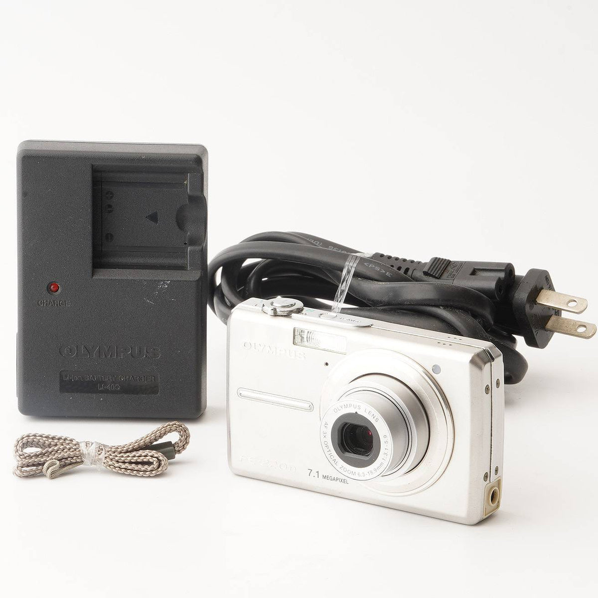 オリンパス Olympus CAMEDIA FE 220 D シルバー コンパクトデジタル 