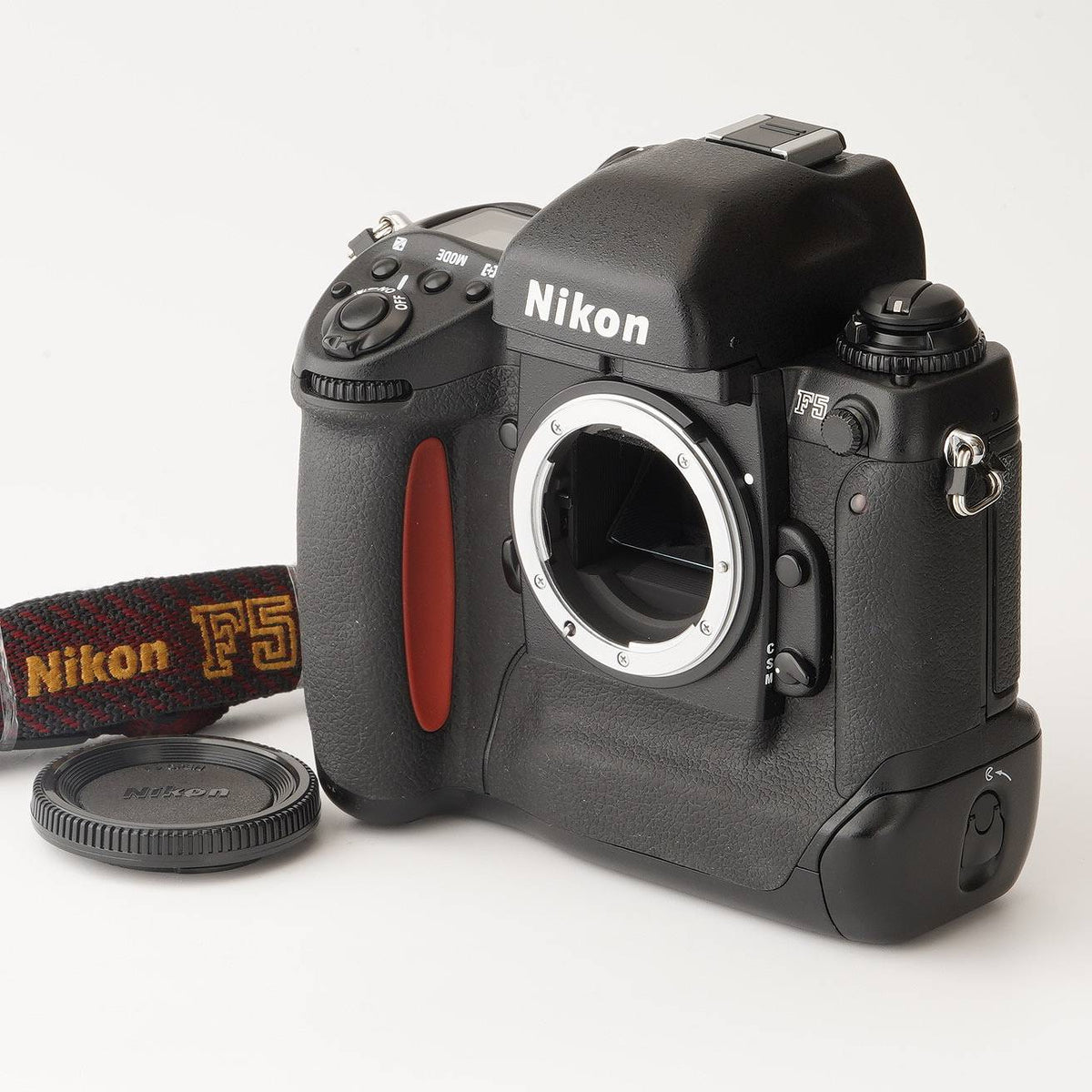 Nikon F5 フィルム一眼レフカメラ Nikon（ニコン）F5／最後のプロ用35mmフィルム一眼レフを今使う
