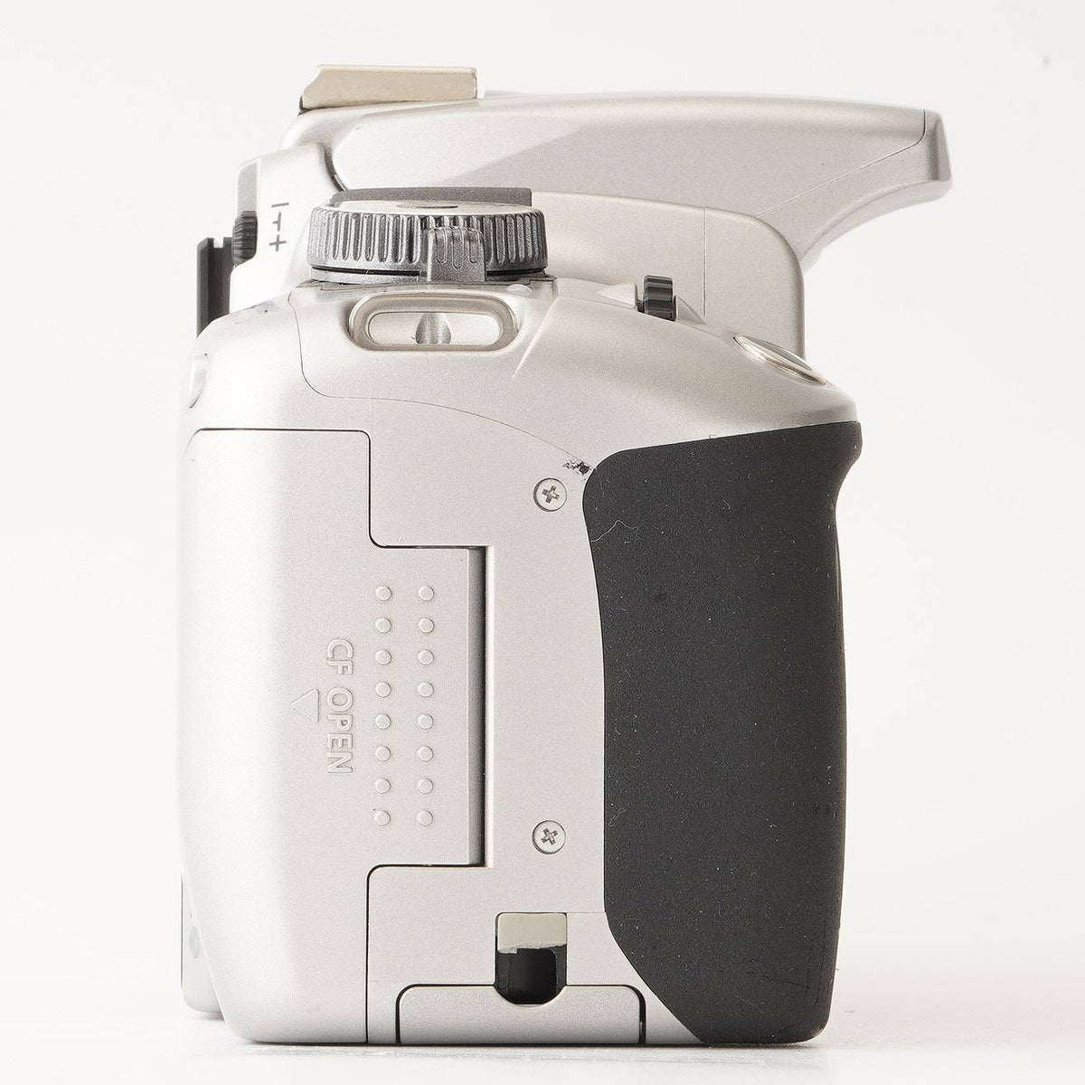 Canon EOS Kiss Digital X / EF 28-90 f/4-5.6 III – Natural Camera