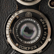 Load image into Gallery viewer, Rollei Rolleicord ll / Carl Zeiss Jena Triotar 7.5cm 75mm f/4.5