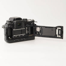Load image into Gallery viewer, Minolta α-9 alpha-9 / Quartz Data Back QD-9 / AF ZOOM 28-105mm f/3.5-4.5