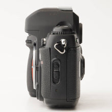 Load image into Gallery viewer, Nikon F100 Body SLR Film Camera