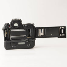 Load image into Gallery viewer, Nikon F5 Body 35mm SLR Film Camera