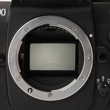 Load image into Gallery viewer, Nikon F100 35mm SLR Film Camera Body