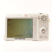 Load image into Gallery viewer, Olympus FE-220 Silver 3x Optical Zoom