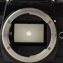 Load image into Gallery viewer, Nikon FE2 / Zoom-NIKKOR 35-70mm f/3.3-4.5