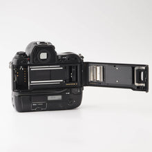 Load image into Gallery viewer, Nikon F5 body