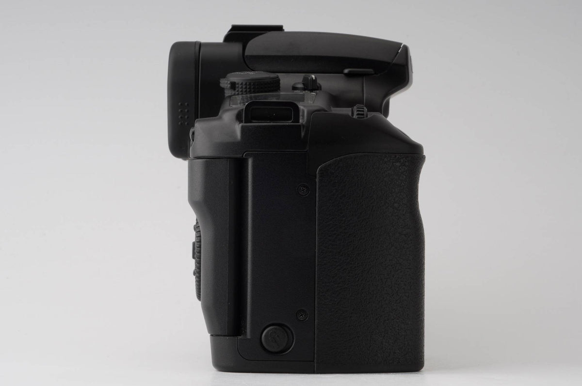 キヤノン Canon EOS 7 / ZOOM EF 28-105mm F3.5-4.5 II USM – Natural