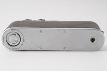 Load image into Gallery viewer, Leica IIIa 35mm Film Rangefinder Camera