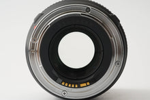 Load image into Gallery viewer, Canon MACRO LENS EF 100mm f/2.8