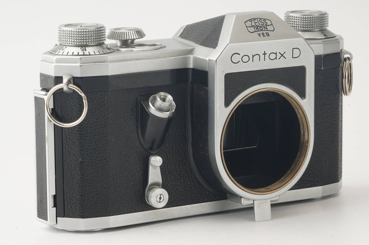 Zeiss Ikon Contax D / Carl Zeiss Jena T 50mm F2.8 – Natural