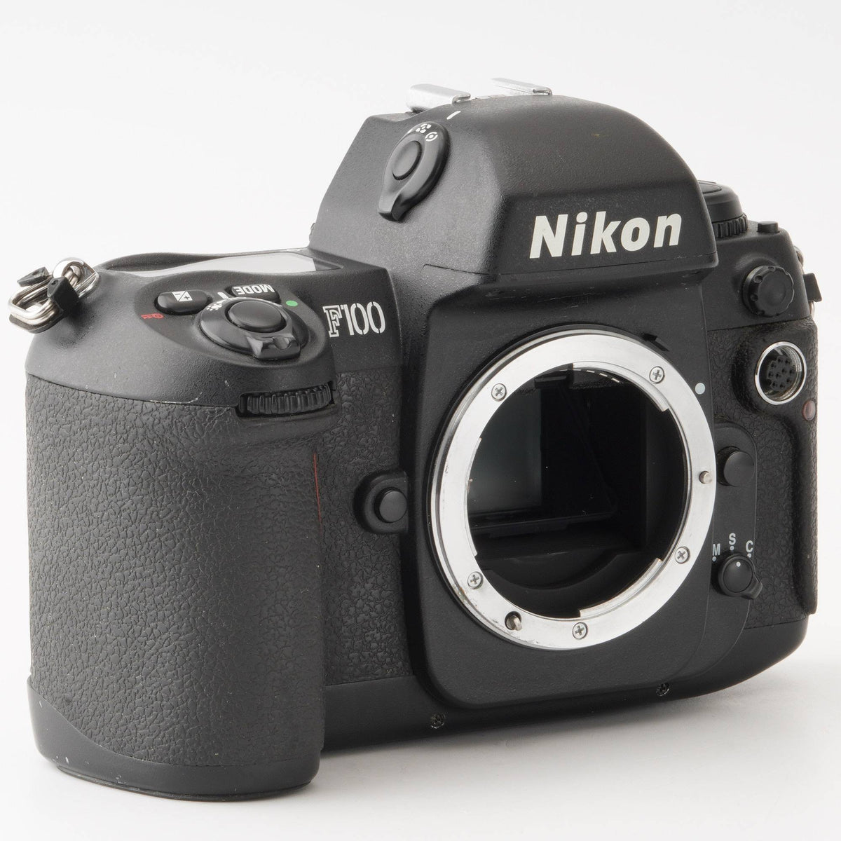 NIKON F100 フィルムカメラ 一眼レフ フィルムAFカメラ NIKON F100を購入。デジタル的な操作感の