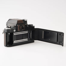 画像をギャラリービューアに読み込む, ニコン Nikon F2 フォトミックA DATA トカゲ革