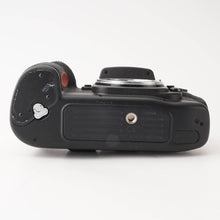 Load image into Gallery viewer, Nikon F100 SLR Film Camera (10325)