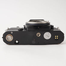 Load image into Gallery viewer, Nikon FE / Ai-s Zoom-NIKKOR 35-70mm f/3.5-4.5 / MD-12 (10350)