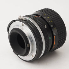 Load image into Gallery viewer, Nikon FE / Ai-s Zoom-NIKKOR 35-70mm f/3.5-4.5 / MD-12 (10350)