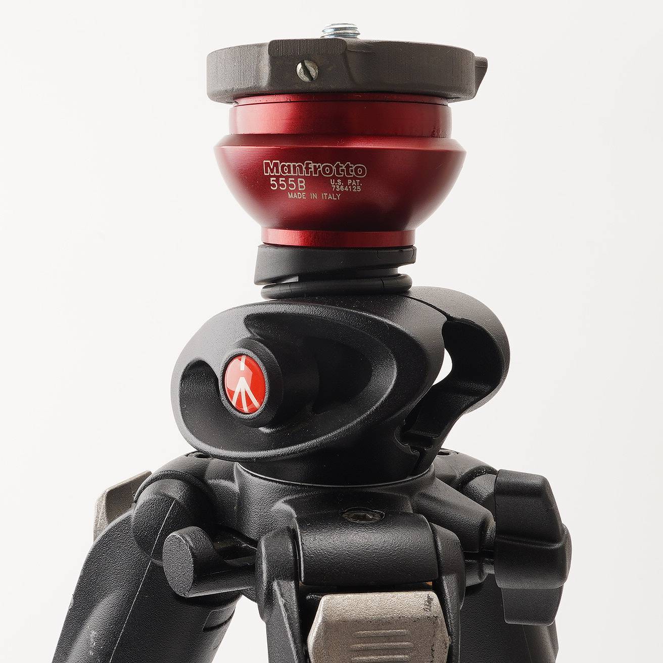 マンフロット Manfrotto 055CXPRO3 カーボン三脚 / 555B レベリング ...