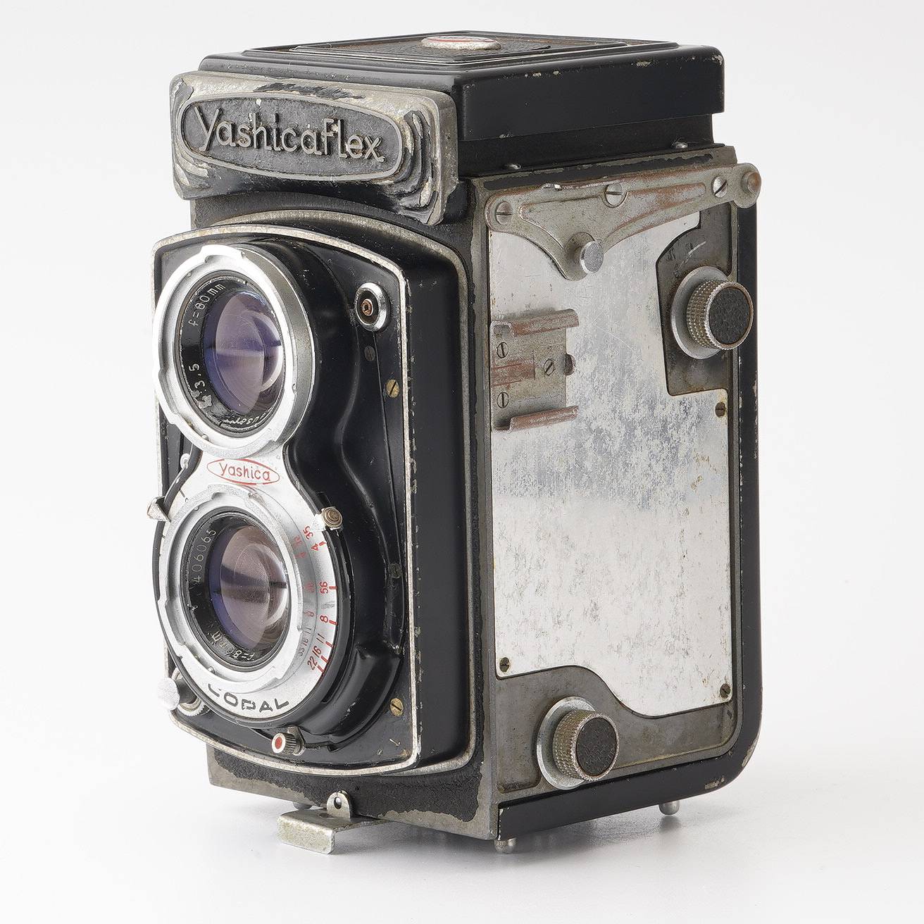 Yashica YashicaFlex MODEL C / Yashikor 80mm f/3.5 – Natural