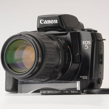 Load image into Gallery viewer, Canon EOS 5 / Canon Zoom Lens EF 35-135mm f/4-5.6 ULTRASONIC
