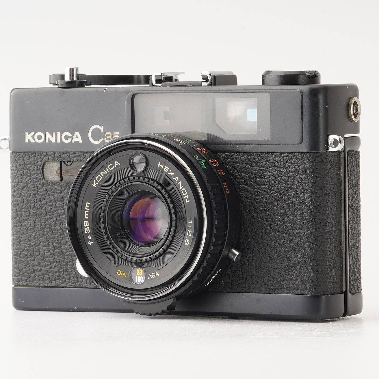 コニカ KONICA SⅡフィルム カメラ 名機 です。 KONICA SII 触った人にしかわからない魅力のあるカメラ – 御部