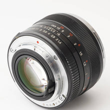 Load image into Gallery viewer, Carl Zeiss Planar 50mm f/1.4 ZK for Pentax K mount
