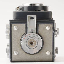 Load image into Gallery viewer, Yashica D / Yashinon 80mm f/3.5
