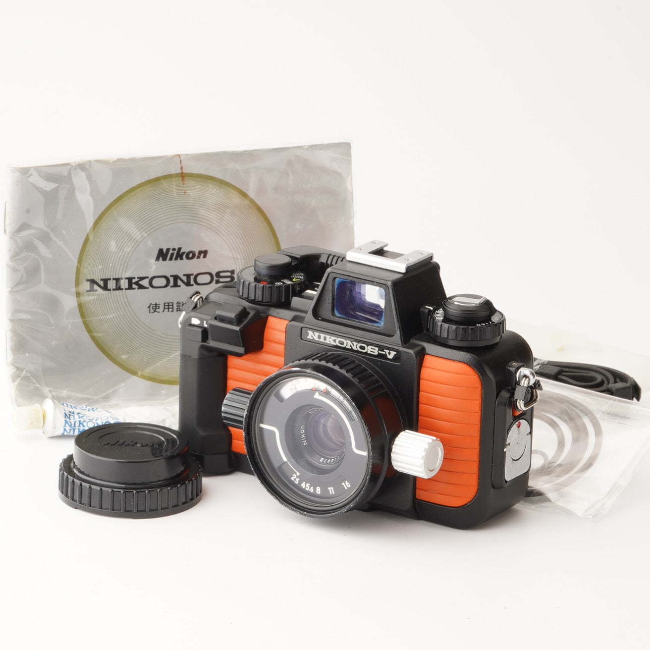 ニコン Nikon Nikonos V / Nikkor 35mm F2.5 水中フィルムカメラ