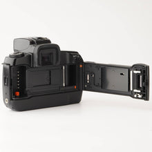 Load image into Gallery viewer, Canon EOS 5 / Zoom Lens EF 28-105mm f/3.5-4.5

