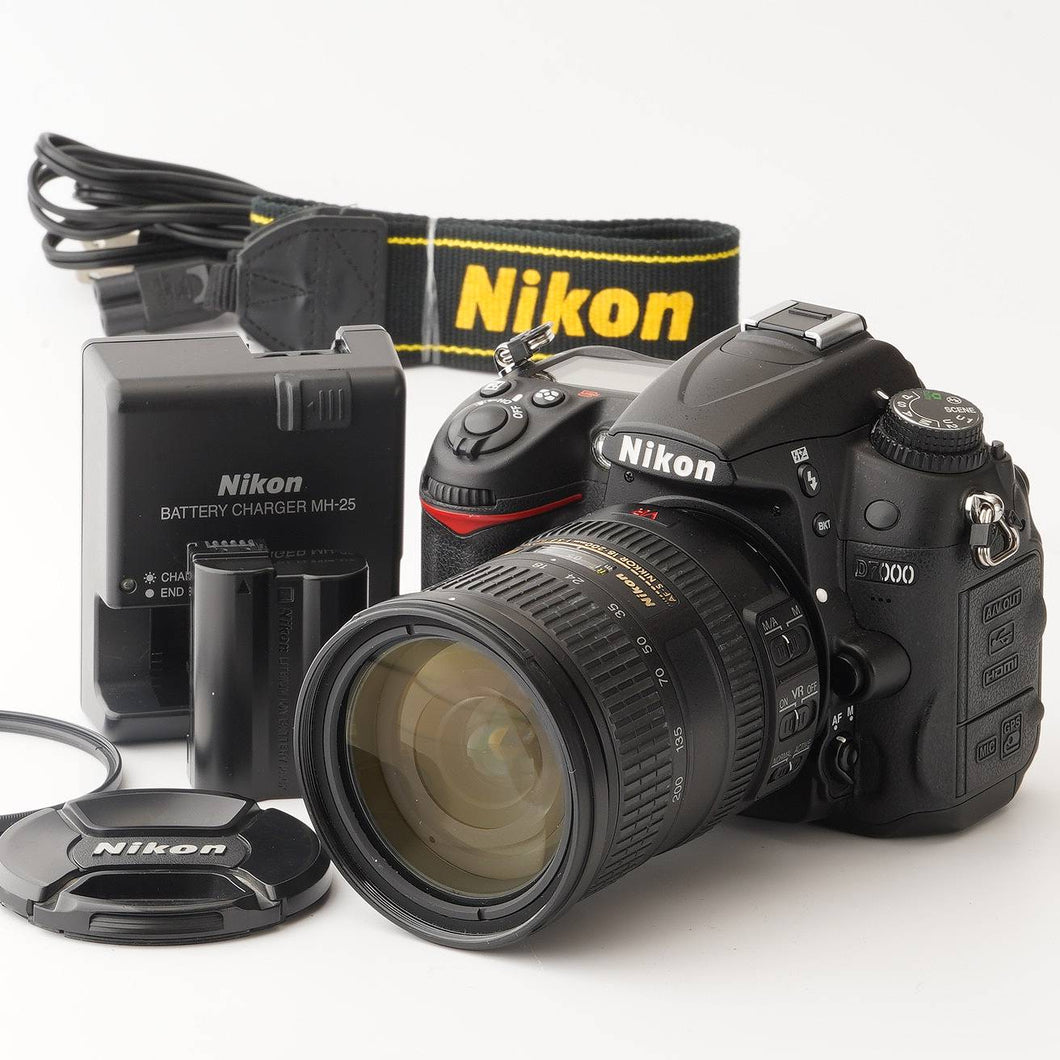 ニコン Nikon D7000 デジタル一眼レフ /  DX AF-S NIKKOR 18-200mm F3.5-5.6G ED