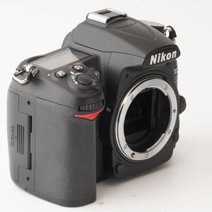 ニコン Nikon D7000 デジタル一眼レフ /  DX AF-S NIKKOR 18-200mm F3.5-5.6G ED