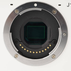 ニコン Nikon 1 J1 ホワイト 1 NIKKOR 10-30mm F3.5-5.6 VR / 1 NIKKOR 30-110mm F3.8-5.6 VR