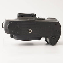 Load image into Gallery viewer, Canon EOS 7 / Tokina AF 19-35mm F3.5-4.5
