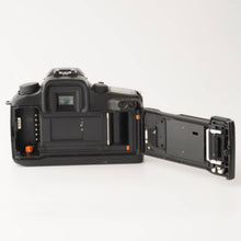 Load image into Gallery viewer, Canon EOS 7 / Tokina AF 19-35mm F3.5-4.5
