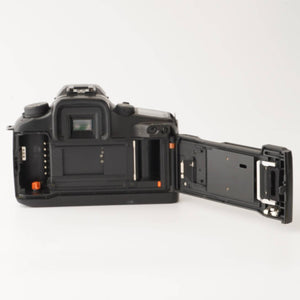 Canon EOS 7 / Tokina AF 19-35mm F3.5-4.5