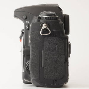 ニコン Nikon D300 / AF-S DX Nikkor 18-200mm F3.5-5.6 G ED VR