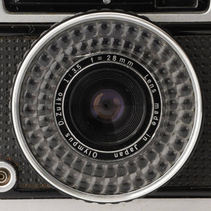Olympus PEN EE 3 / D.Zuiko 28mm f/3.5