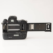 画像をギャラリービューアに読み込む, ニコン Nikon F5 35mm 一眼レフフィルムカメラ
