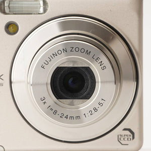 富士フイルム Fujifilm FinePix F60fd シルバー